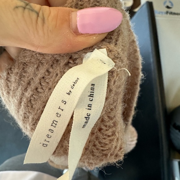 Dreamers Beige/Tan sweater - Picture 3 of 3